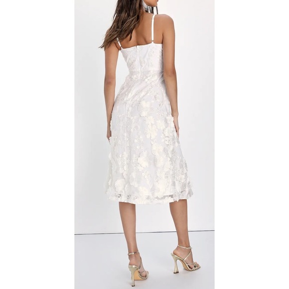 NWOT Lulus Glamour Garden White 3D Floral Embroidered Midi Dress‎ Size XS White - Picture 2 of 12